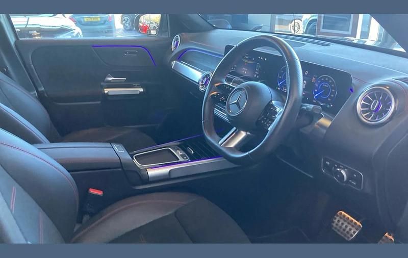 Usado Mercedes EQB250+ AMG Line Premium 139 kW (190 HP) 2024 Cinzento SUV