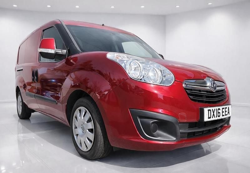 Used Vauxhall Combo Sportive 105 HP (77 kW) 2016 Red MPV