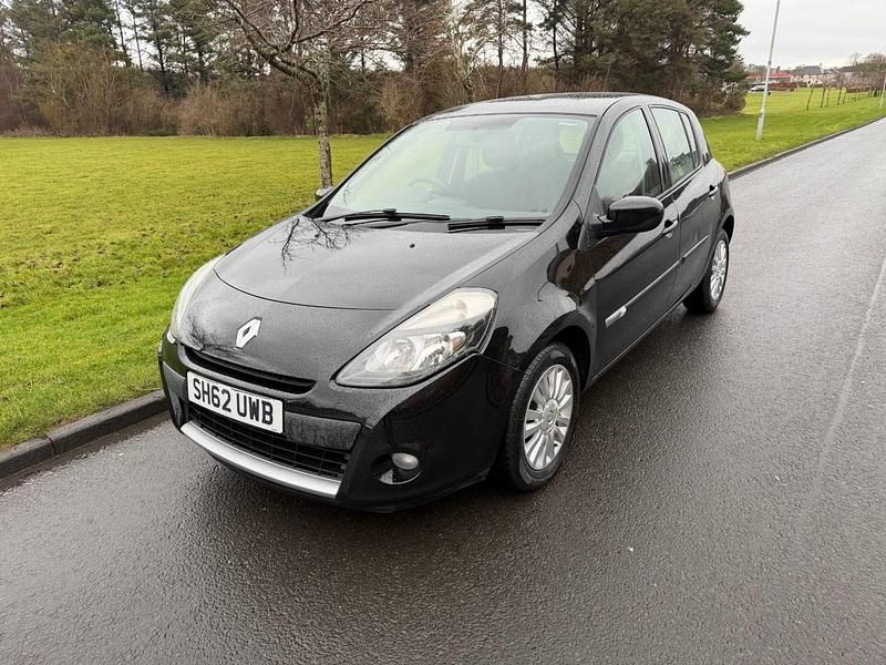 Used Renault Clio IV Expression+ 74 HP (54 kW) 2012 Black Hatchback