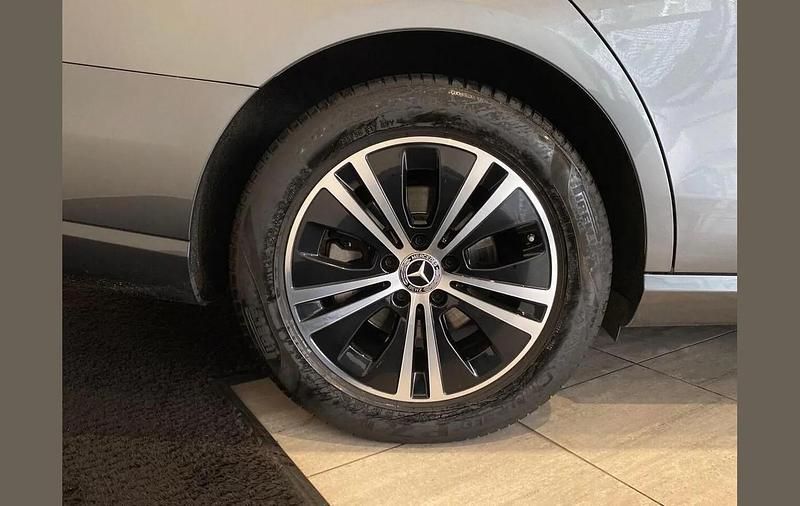 Used Mercedes E200 194 HP (142 kW) 2022 Grey Sedan