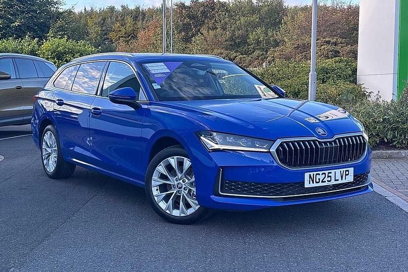 Energy blue New 2025 Skoda Superb SE L Estate | £33,995 (A bit pricey) - Image 1/4