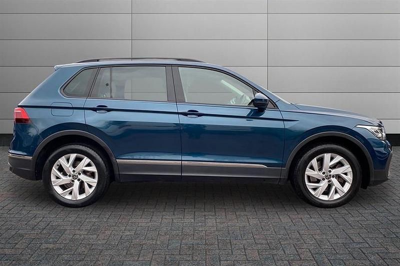 Used VW Tiguan Life 245 HP (180 kW) 2022 Nightshade blue SUV