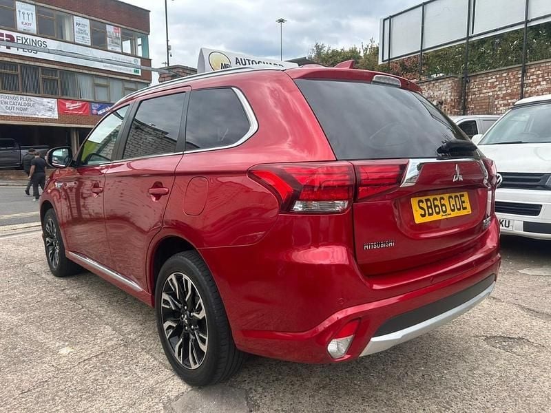 Used Mitsubishi Outlander P-HEV 2016 Red Estate
