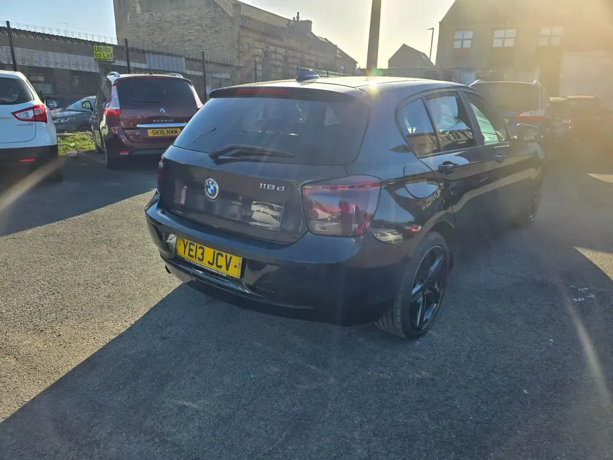 Used BMW 118 Sport Line 2013 Black Hatchback