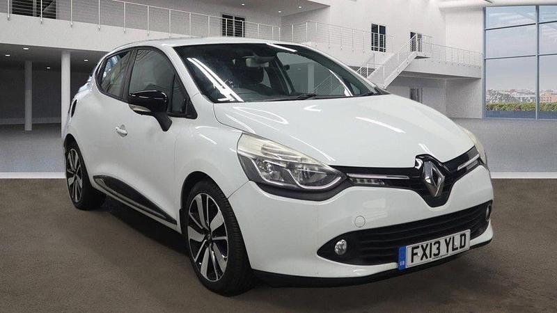 White Used 2013 Renault Clio IV Dynamique Hatchback | £3,287 (Fair price) - Image 1/4