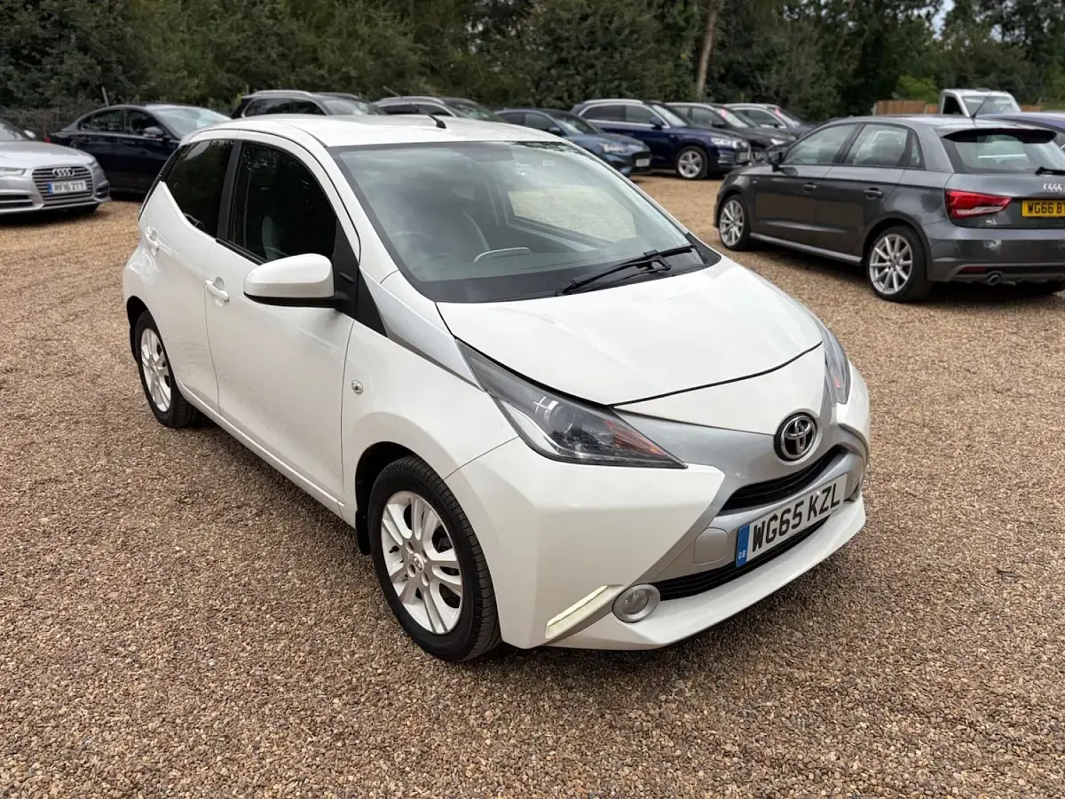 Used Toyota Aygo X-pure 2015 White Hatchback