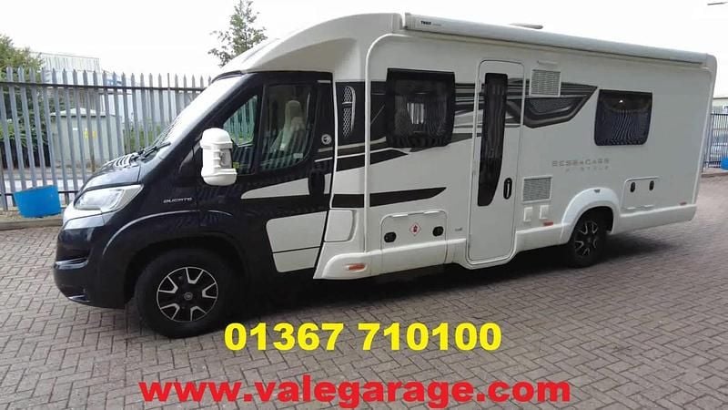 Black and white Used 2018 Fiat Ducato Van | £50,000 - Image 1/4