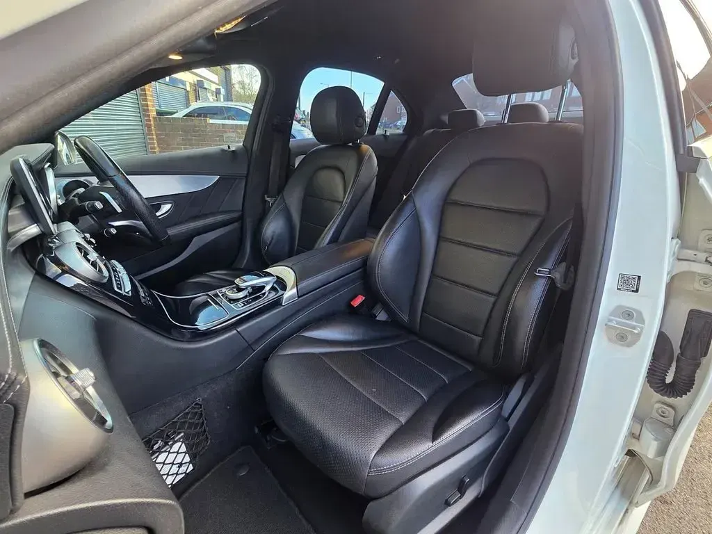 Used Mercedes C220 AMG line 170 HP (125 kW) 2015 White Sedan