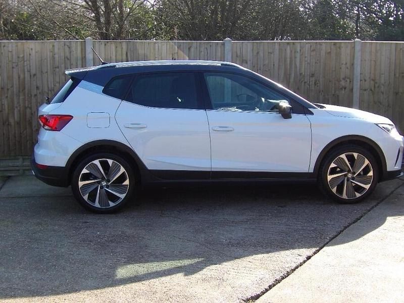 Used Seat Arona FR Sport 113 HP (83 kW) 2024 White SUV