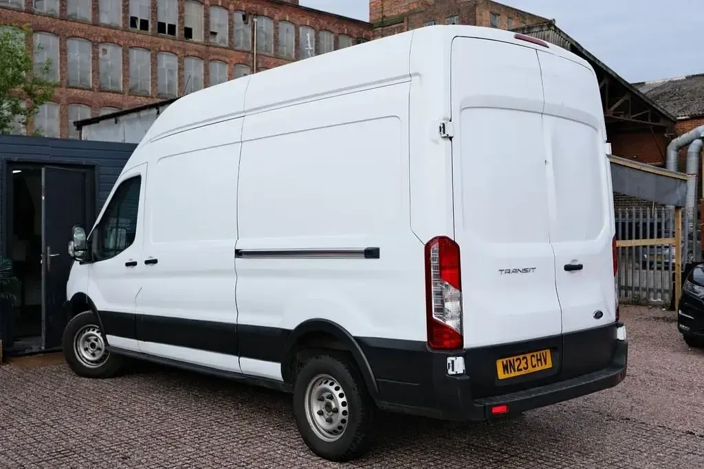 Second-hand Ford Transit S 2023 Alb Van