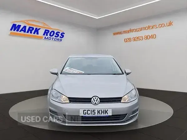 Usado VW Golf VII S 105 HP (77 kW) 2015 Prateado Citadino