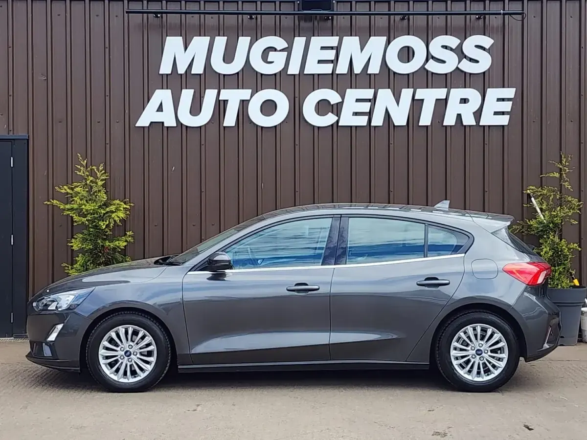 Used Ford Focus Titanium 120 HP (88 kW) 2020 Grey Hatchback