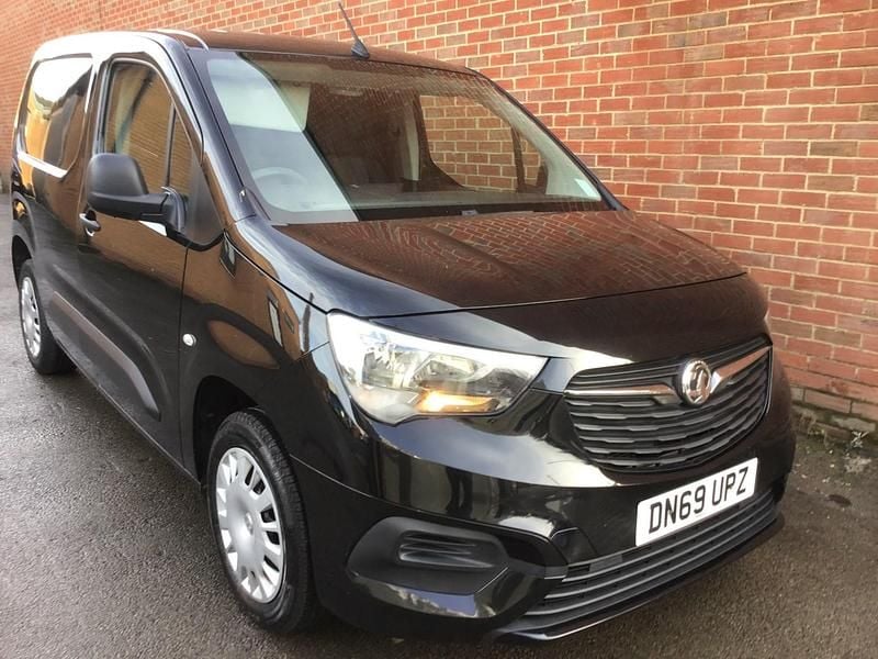Used Vauxhall Combo Sportive 75 HP (55 kW) 2019 Black MPV