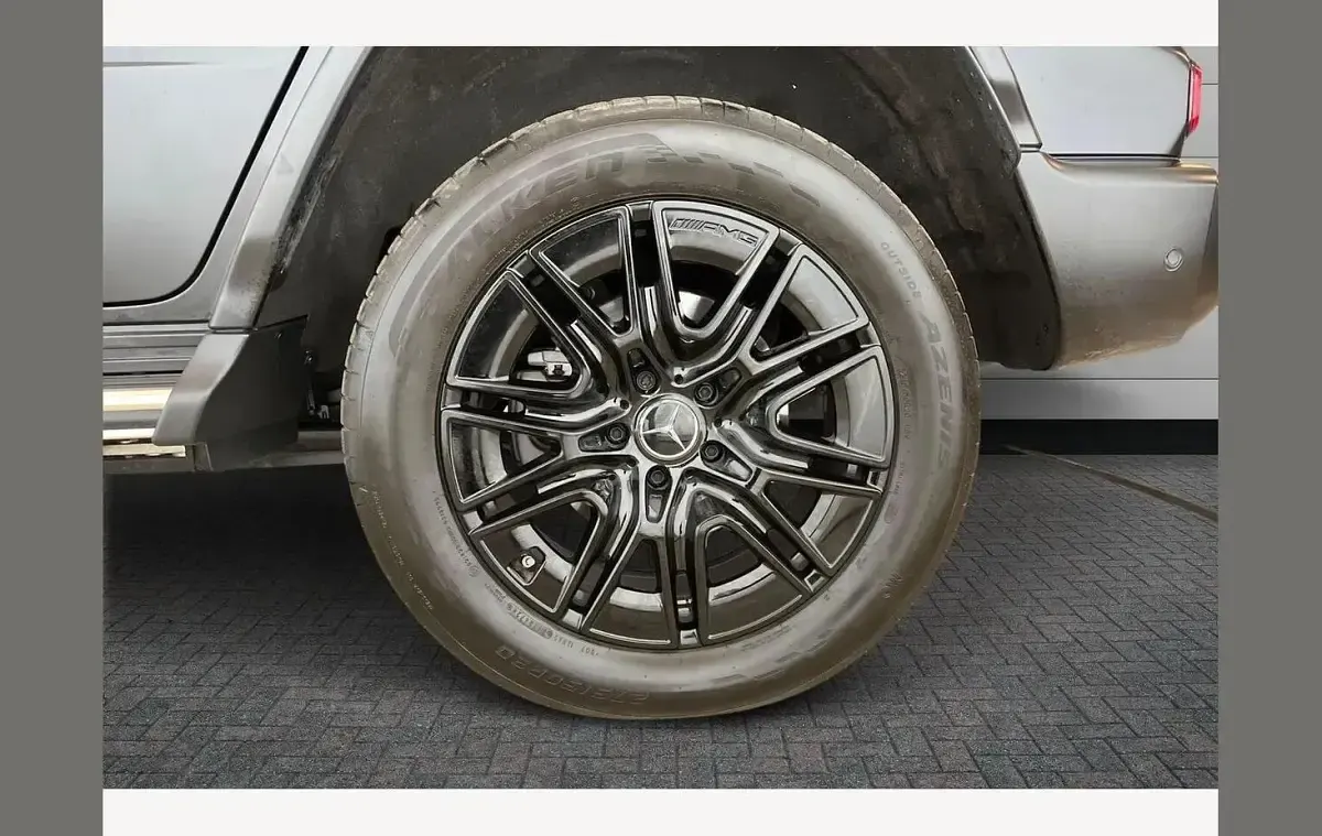Usado Mercedes G580 AMG line 431 kW (587 HP) 2025 Preto SUV