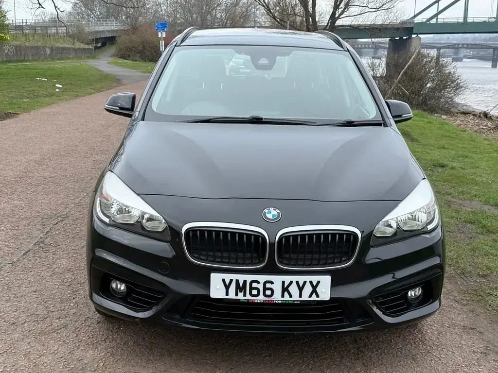 Used BMW 218 Sport Line 136 HP (100 kW) 2016 Black Estate