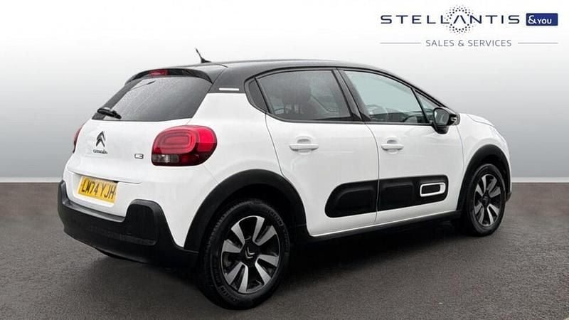 Used Citroën C3 PureTech 108 HP (79 kW) 2024 White Hatchback