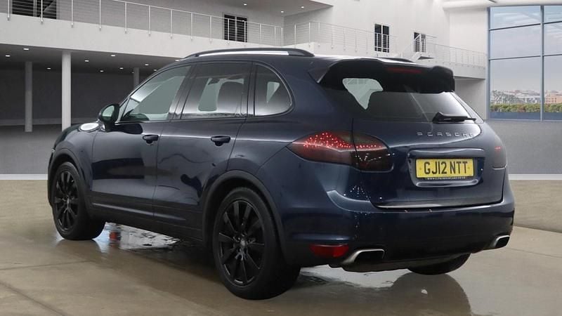Begagnad Porsche Cayenne S E-Hybrid 2012 Blå SUV