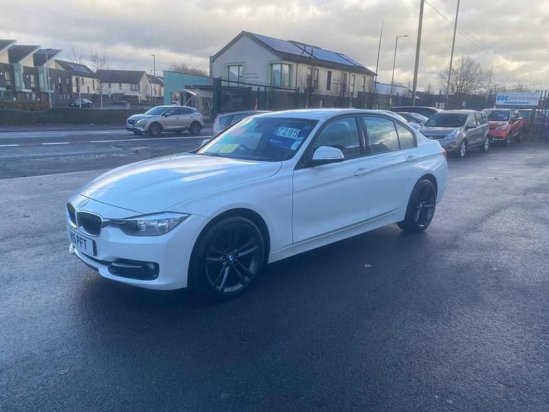 Used BMW 318 Sport Line 2014 White Sedan