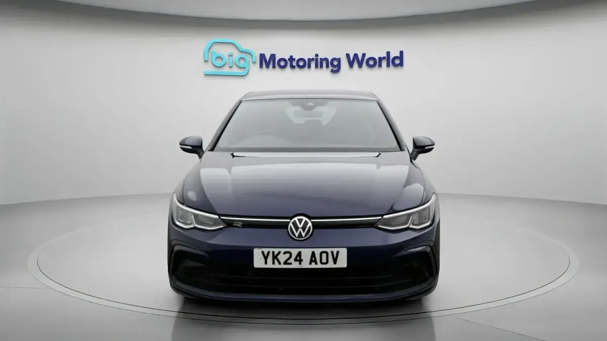 Used VW Golf VIII R-line 150 HP (110 kW) 2023 Blue Hatchback