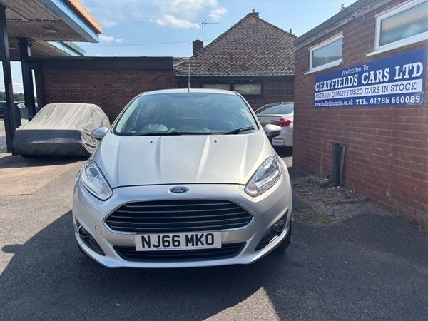 Silver Used 2016 Ford Fiesta Zetec Hatchback | £6,440 (Fair price) - Image 1/1