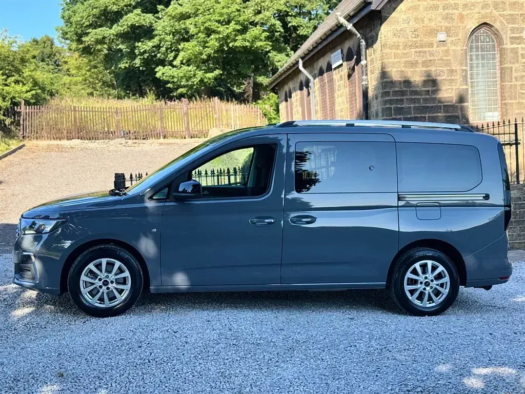 Used Ford Tourneo Connect Titanium 122 HP (89 kW) 2024 Grey MPV