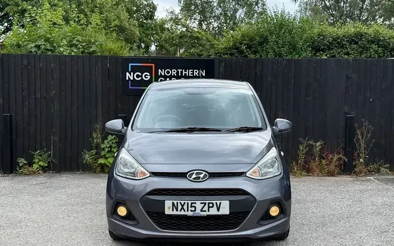 Used Hyundai i10 SE 67 HP (49 kW) 2015 Grey Hatchback