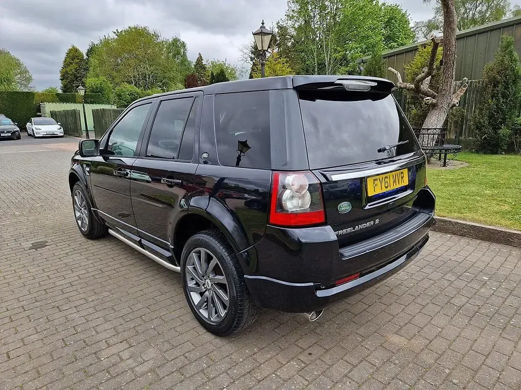 Begagnad Land Rover Freelander 2 190 HK (139 kW) 2011 Svart SUV