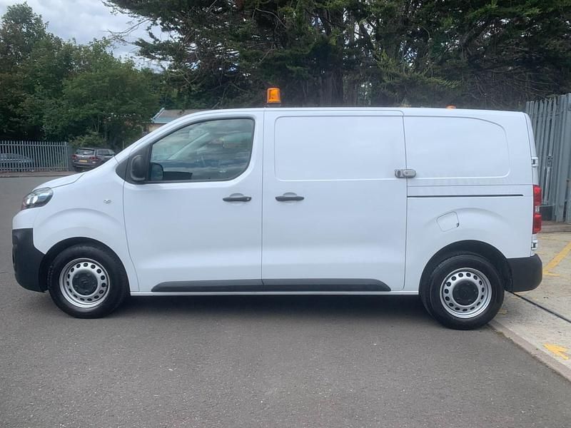 Used Citroën Dispatch 2023 White MPV