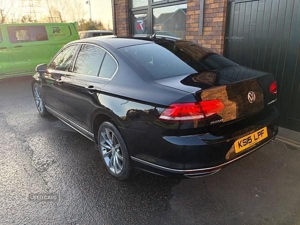 Used VW Passat R-line 190 HP (139 kW) 2015 Black Sedan