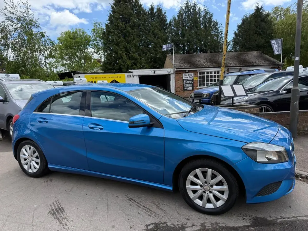 Begagnad Mercedes A180 SE 2015 Blå Halvkombi