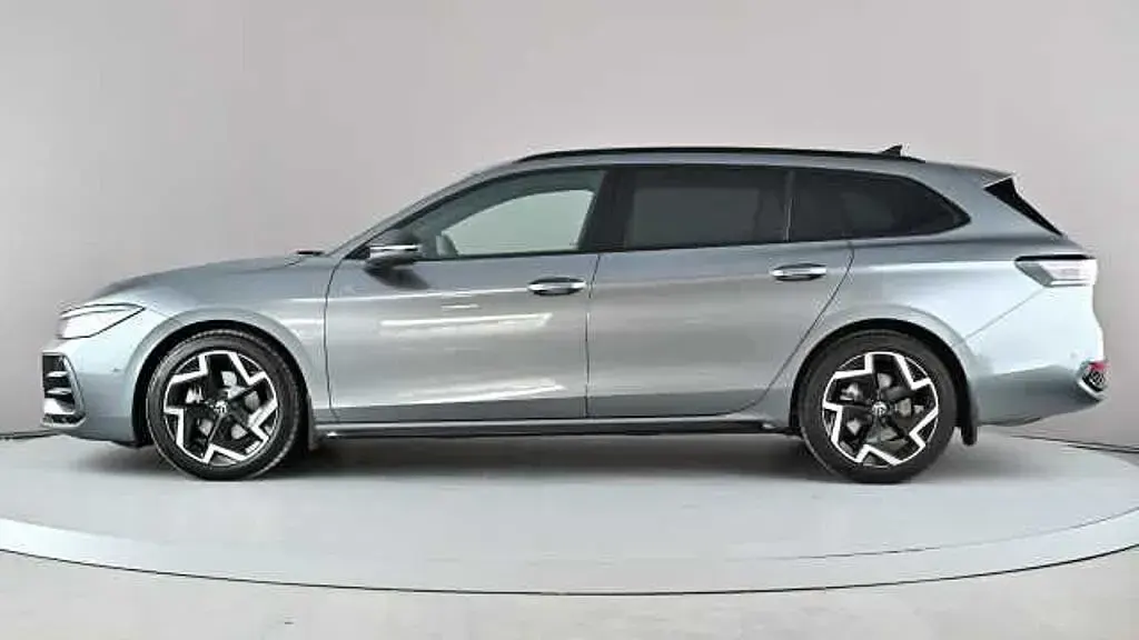 Used VW Passat 150 HP (110 kW) 2026 Estate