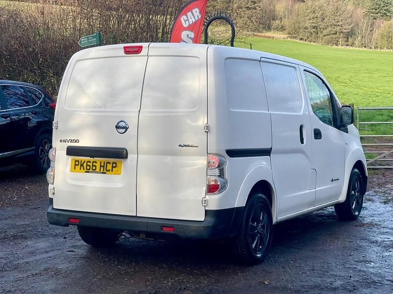 Used Nissan e-NV200 Tekna 2016 White MPV