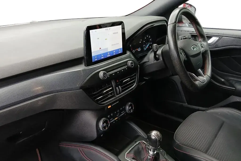Used Ford Focus ST-Line X 125 HP (91 kW) 2019 Red Hatchback