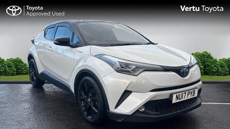 Used Toyota C-HR 122 HP (89 kW) 2017 White SUV
