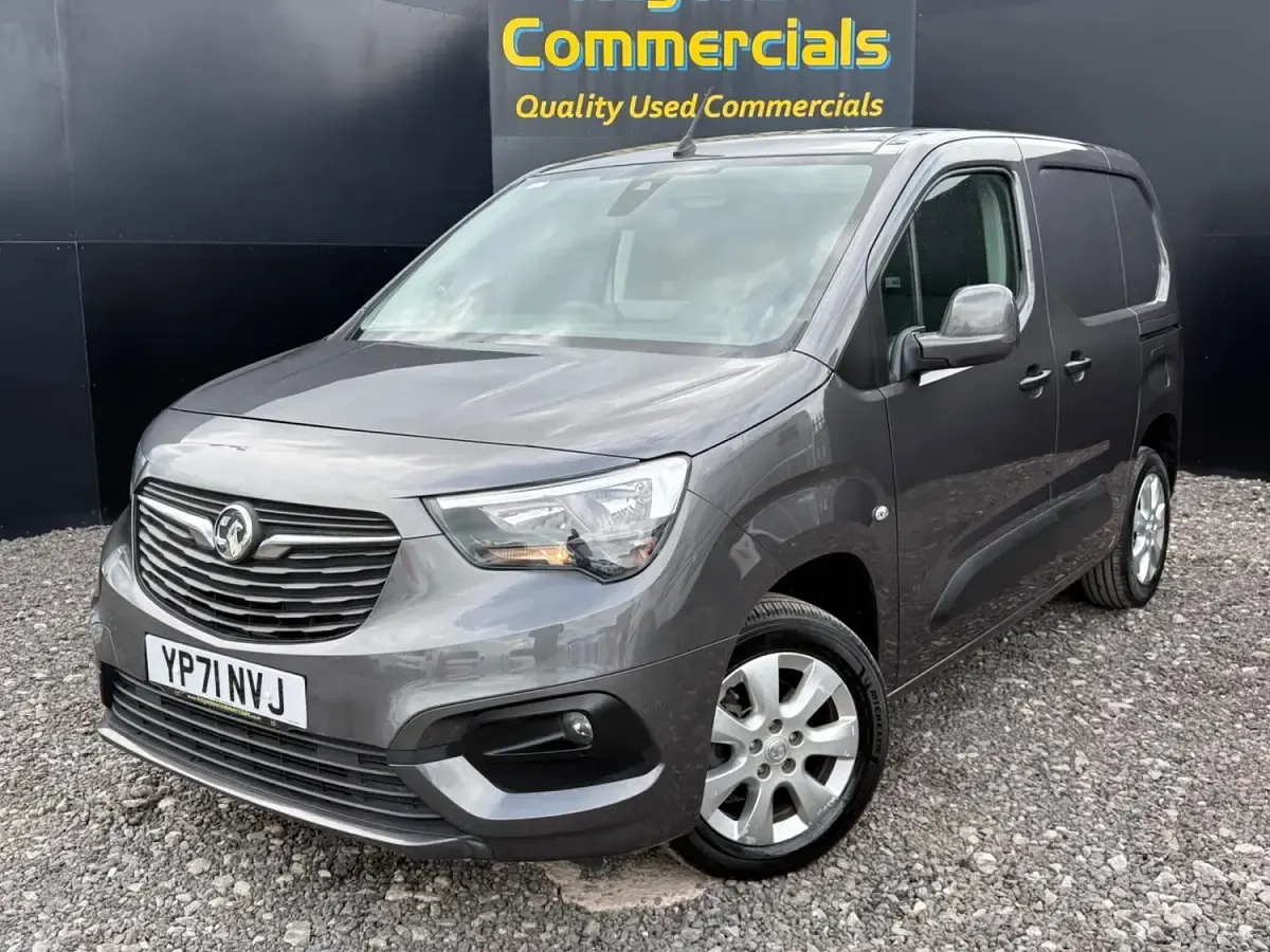 Used Vauxhall Combo 100 HP (73 kW) 2021 Grey MPV