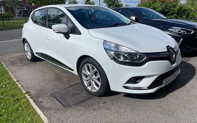 Used Renault Clio Dynamique 90 HP (66 kW) 2018 Hatchback