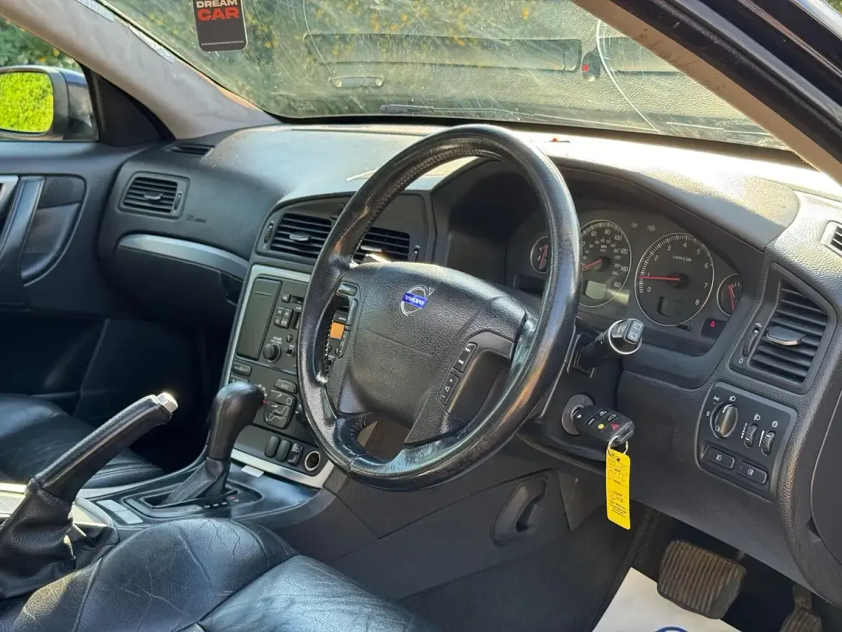 Used Volvo V70 SE 2006 Blue Estate