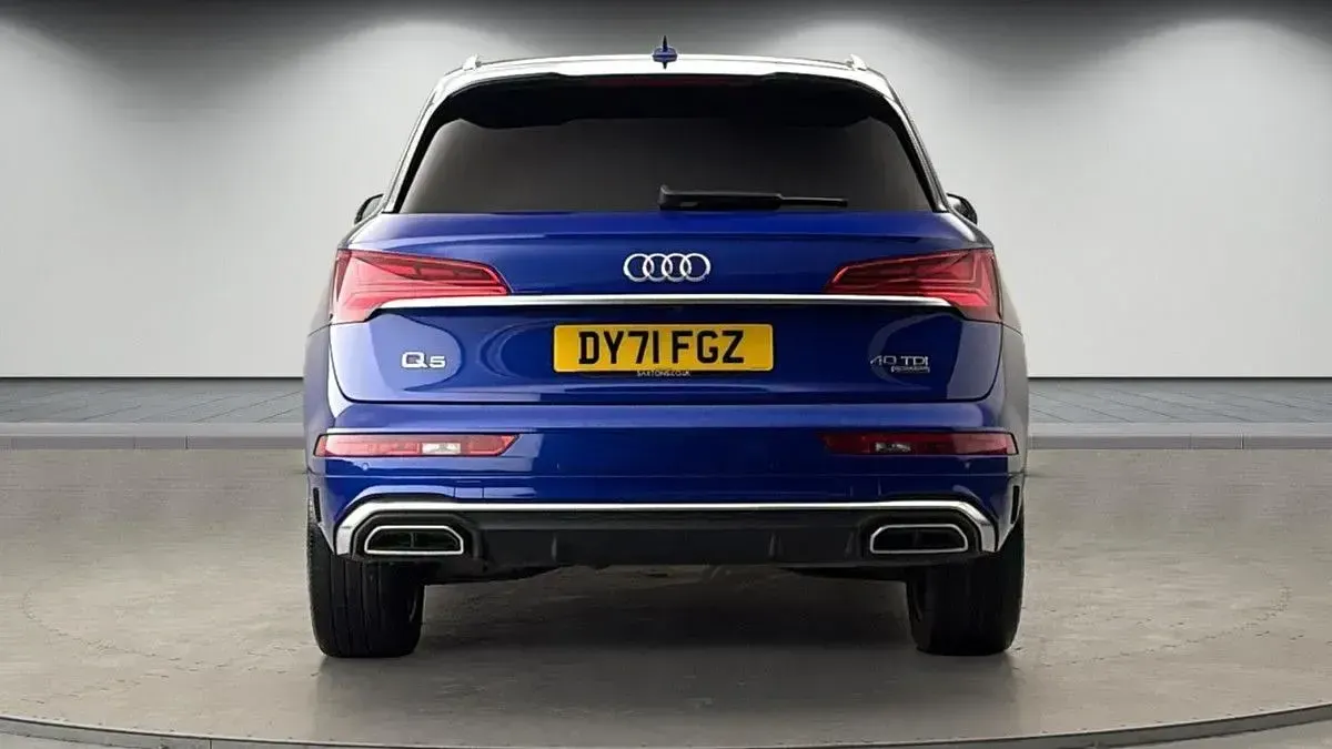 Used Audi Q5 S-Line 204 HP (150 kW) 2021 Ultra blue SUV