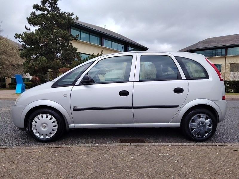 Second-hand Vauxhall Meriva 2004 Argintiu Monovolum