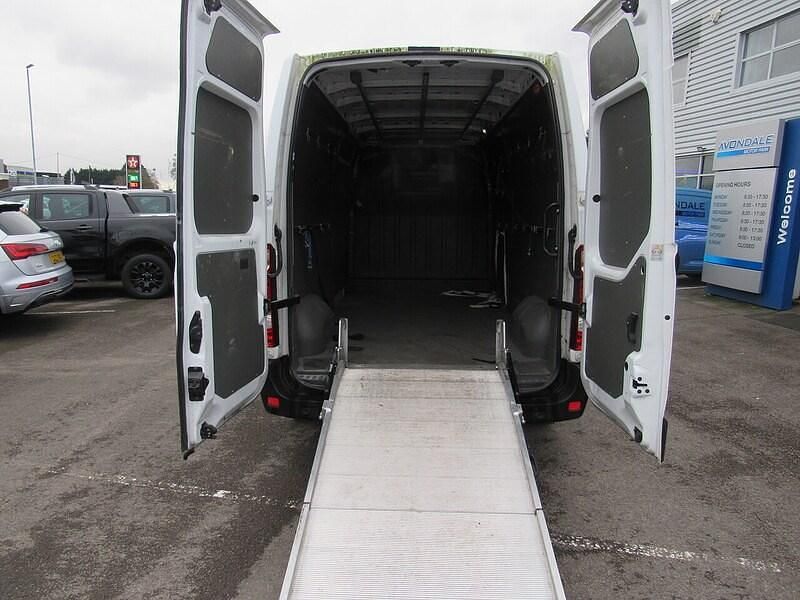 Used Renault Master Business 150 HP (110 kW) 2021 White Van