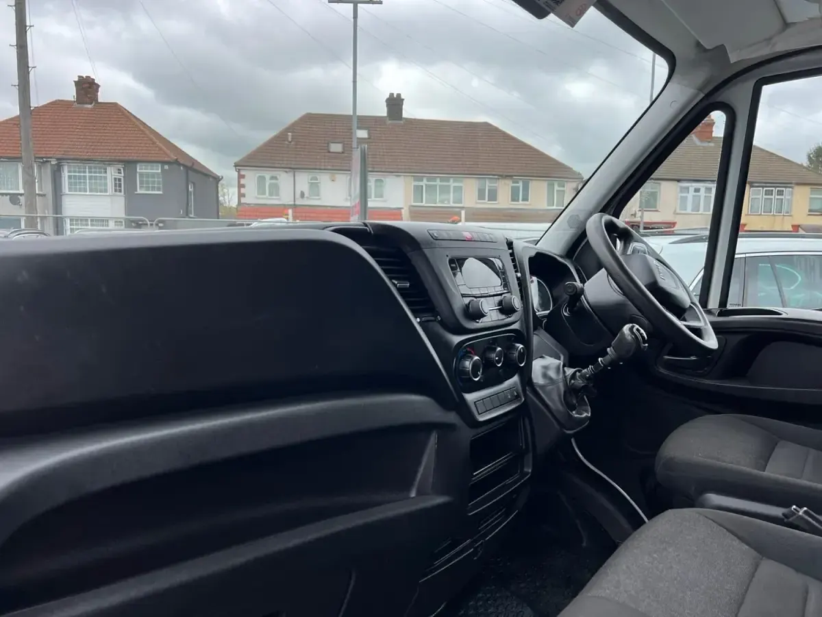Begagnad Iveco Daily 2023 Vit Cab