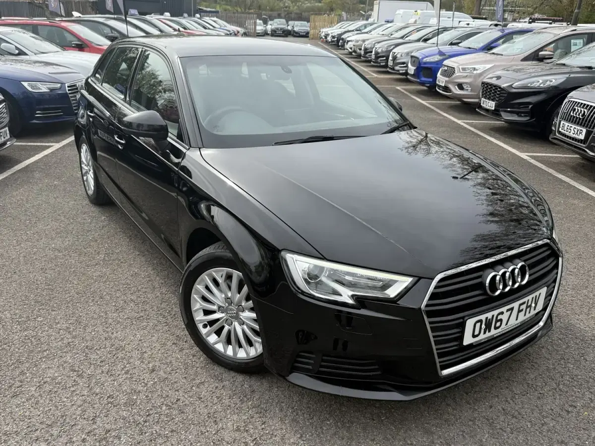 Używany Audi A3 Design 150 KM (110 kW) 2018 Czarny Sedan/Limuzyna