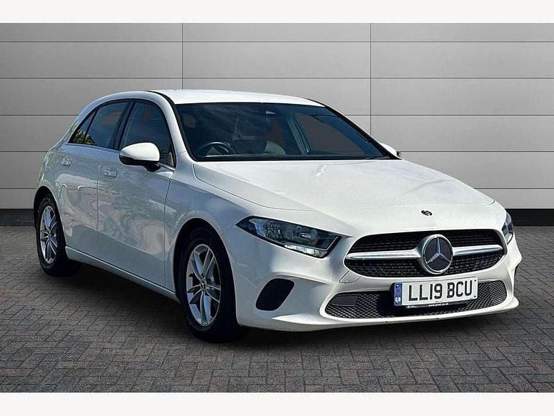 White Used 2019 Mercedes A180 SE Hatchback | £13,950 (Good price) - Image 1/4