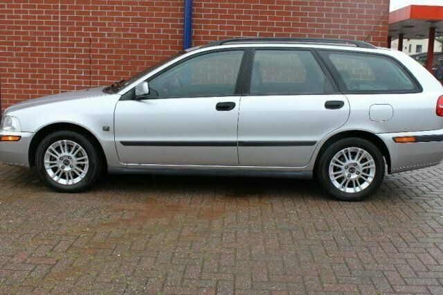 Used Volvo V40 109 HP (80 kW) 2004 Estate
