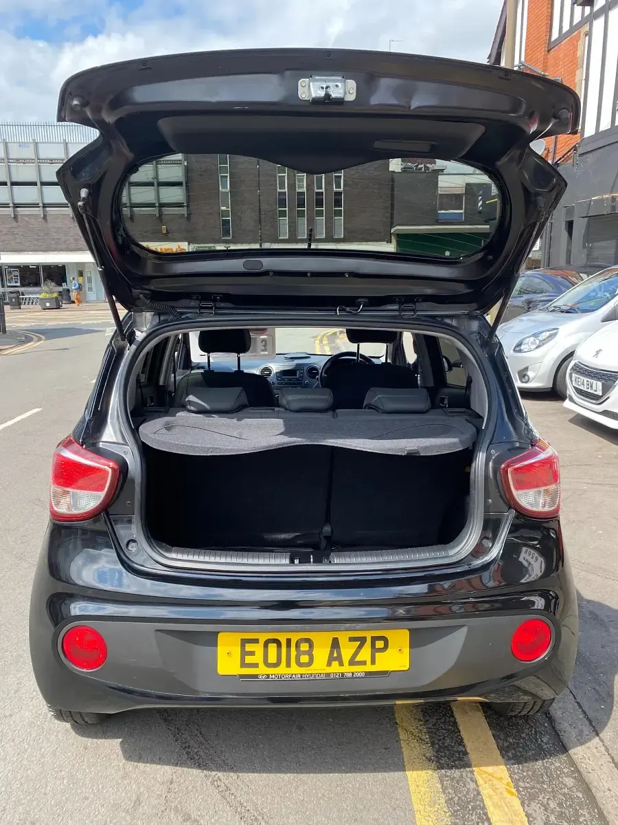 Used Hyundai i10 Premium 67 HP (49 kW) 2018 Black Hatchback