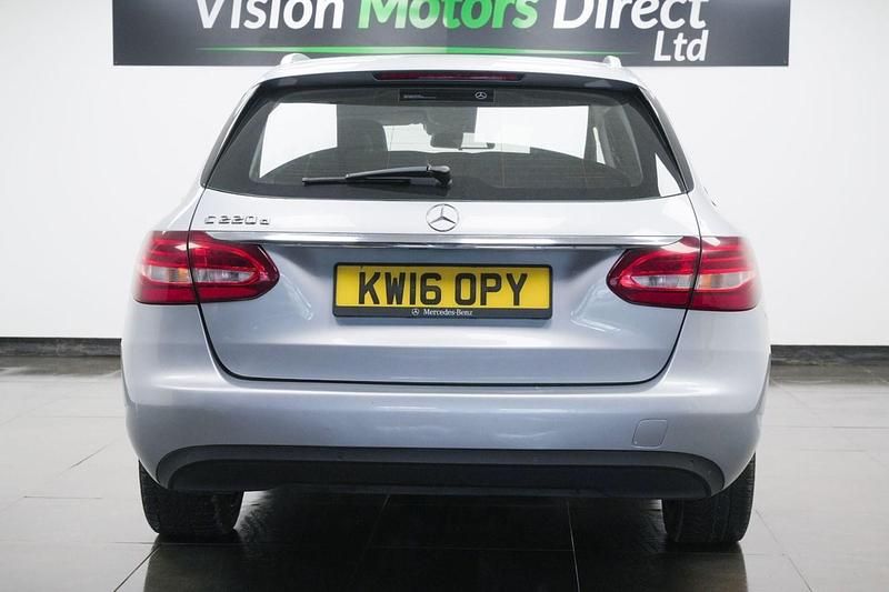 Begagnad Mercedes C220 Executive 2016 Silver Kombi