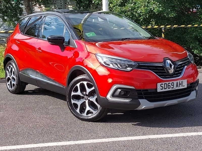 Red Used 2019 Renault Captur GT-Line SUV | £11,498 (A bit pricey) - Image 1/4
