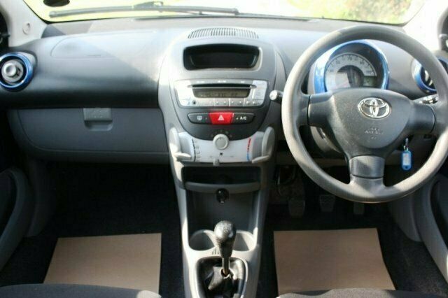 Begagnad Toyota Aygo 2007 Halvkombi