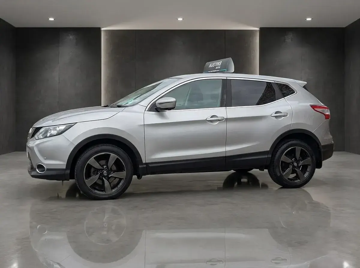 Used Nissan Qashqai N-Connecta 110 HP (80 kW) 2017 Silver SUV