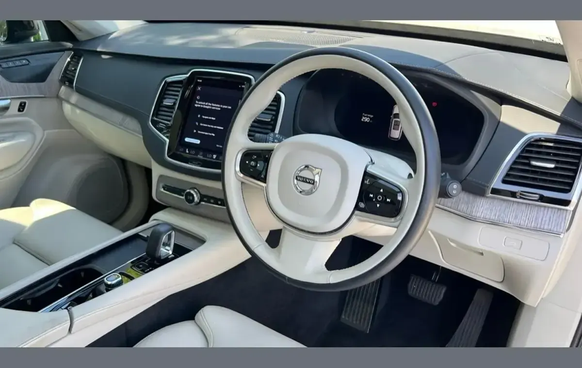 Used Volvo XC90 Plus 247 HP (181 kW) 2022 Black SUV